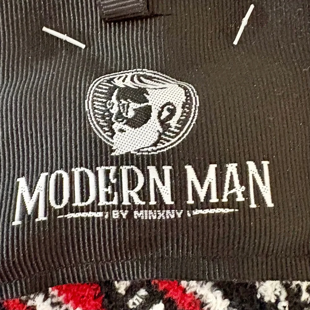 Modern Man Bourbon Shea Butter Infused Scented Non Skid Socks‎ 2 Pair Pack NEW